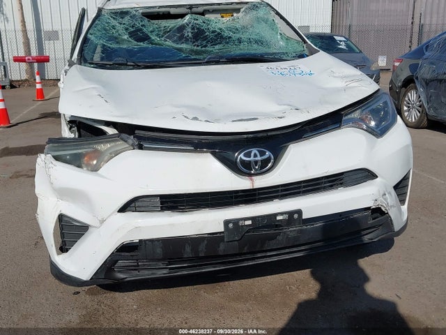 Продаж на аукціоні авто 2018 Toyota Rav4 Le, vin: JTMZFREV2JJ176459, номер лоту: 46238237
