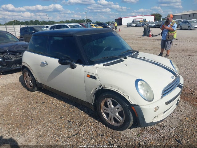 46238261 :رقم المزاد ، WMWRC33516TK15866 vin ، 2006 Mini Cooper مزاد بيع
