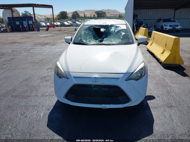 3MYDLBYV7JY304021 Toyota YARIS IA