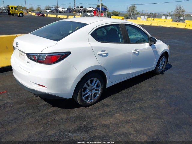 3MYDLBYV7JY304021 Toyota YARIS IA
