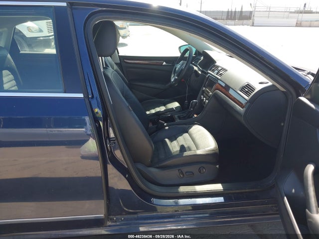 2012 Volkswagen Passat 2.5l Sel Premium მანქანა იყიდება აუქციონზე, vin: 1VWCP7A33CC096717, აუქციონის ნომერი: 46238436