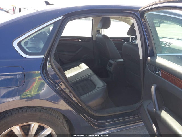 2012 Volkswagen Passat 2.5l Sel Premium მანქანა იყიდება აუქციონზე, vin: 1VWCP7A33CC096717, აუქციონის ნომერი: 46238436