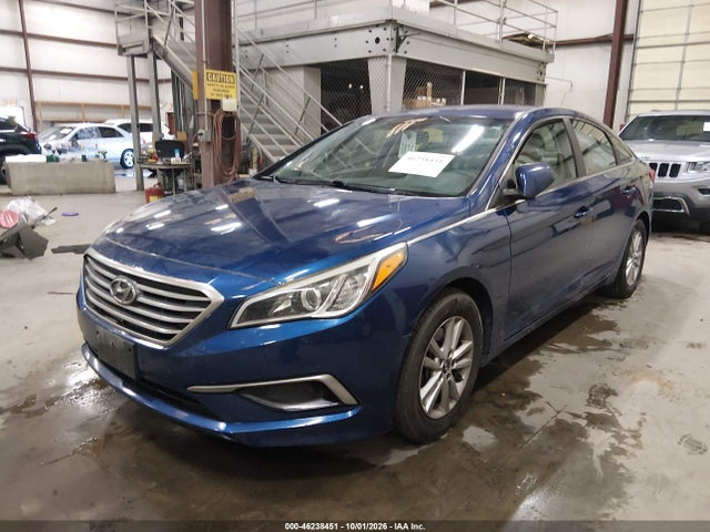Hyundai SONATA SE 2017 5NPE24AF9HH563525 Image 2