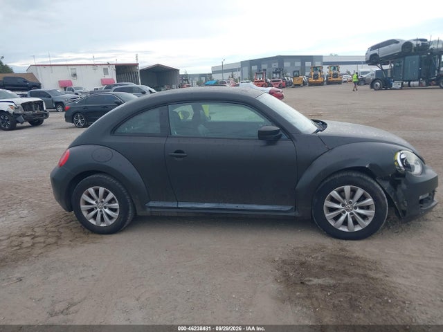 2016 Volkswagen Beetle 1.8t Wolfsburg Edition მანქანა იყიდება აუქციონზე, vin: 3VWF17AT4GM610352, აუქციონის ნომერი: 46238481