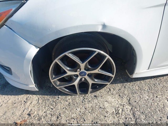 Продажа на аукционе авто 2015 Ford Focus Se, vin: 1FADP3F28FL277743, номер лота: 46238499