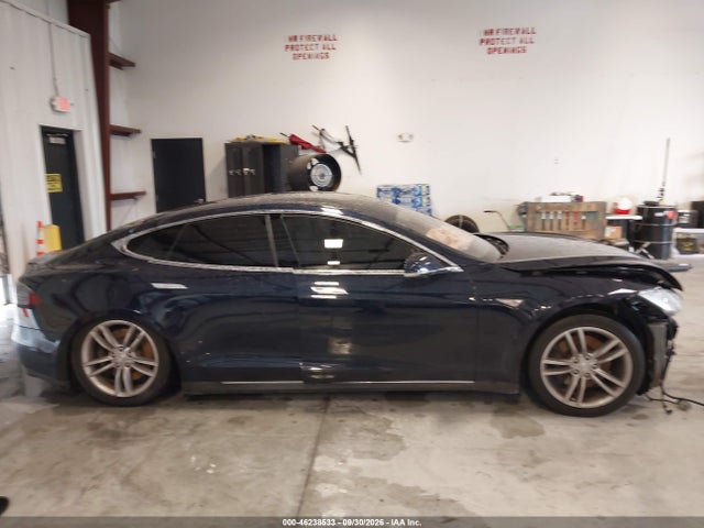 2013 Tesla Model S მანქანა იყიდება აუქციონზე, vin: 5YJSA1DN4DFP04517, აუქციონის ნომერი: 46238533