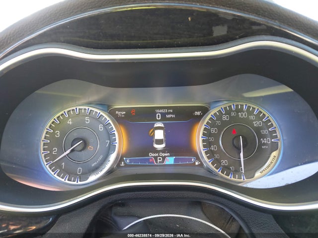Продажа на аукционе авто 2015 Chrysler 200 C, vin: 1C3CCCCB1FN549533, номер лота: 46238574