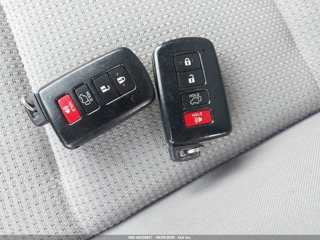 46238681 :رقم المزاد ، JTMRJREVXJD223914 vin ، 2018 Toyota Rav4 Hybrid Xle مزاد بيع