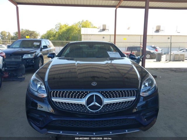 2018 Mercedes-benz Slc 300 მანქანა იყიდება აუქციონზე, vin: WDDPK3JA8JF151061, აუქციონის ნომერი: 46238802