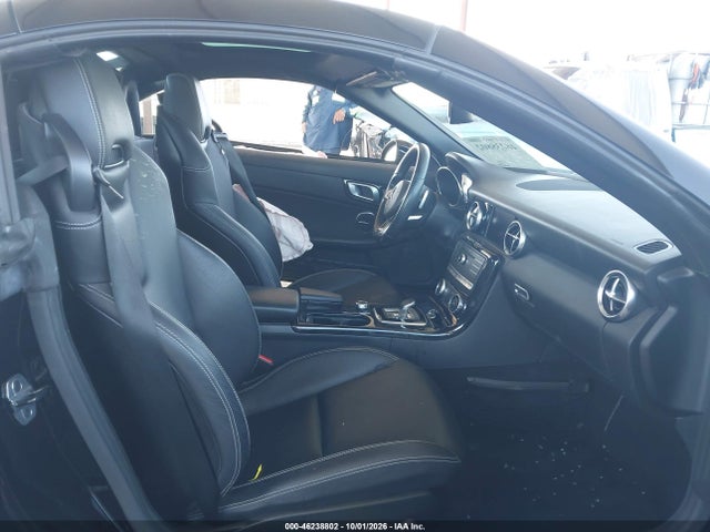 2018 Mercedes-benz Slc 300 მანქანა იყიდება აუქციონზე, vin: WDDPK3JA8JF151061, აუქციონის ნომერი: 46238802