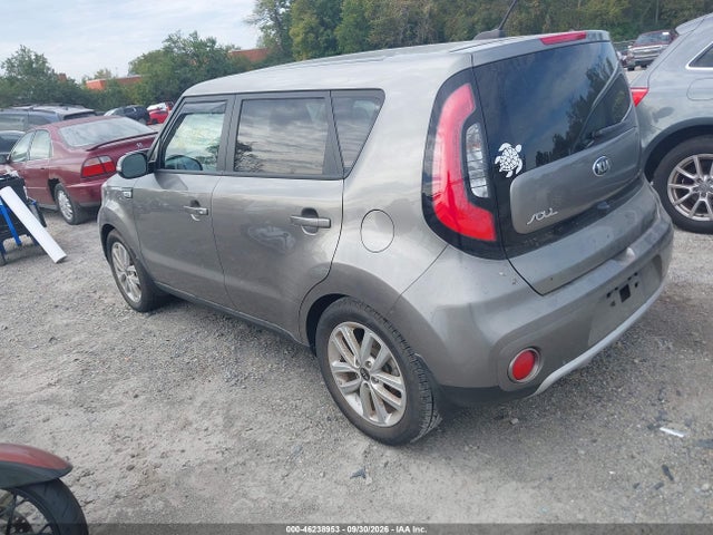 46238953 :رقم المزاد ، KNDJP3A56J7603992 vin ، 2018 Kia Soul + مزاد بيع