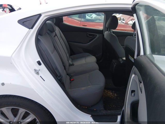 46239178 :رقم المزاد ، 5NPDH4AEXFH555447 vin ، 2015 Hyundai Elantra Se مزاد بيع