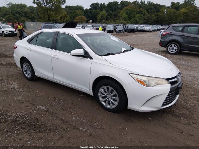 46239187 :رقم المزاد ، 4T1BF1FK3GU176318 vin ، 2016 Toyota Camry Le مزاد بيع