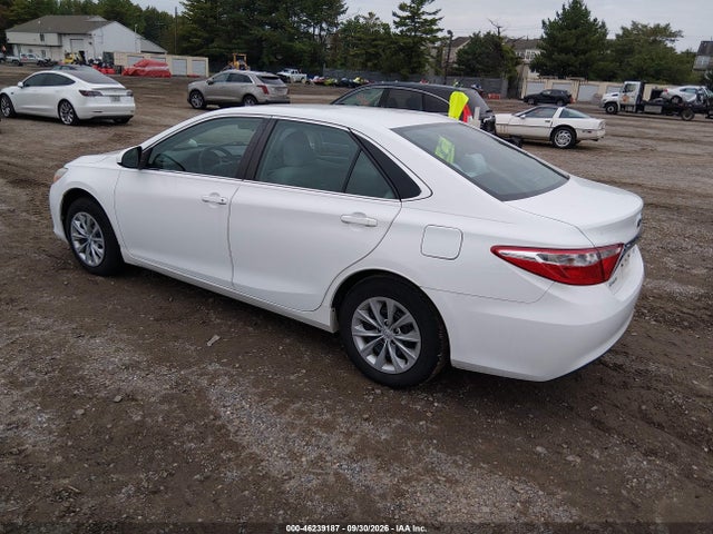 46239187 :رقم المزاد ، 4T1BF1FK3GU176318 vin ، 2016 Toyota Camry Le مزاد بيع