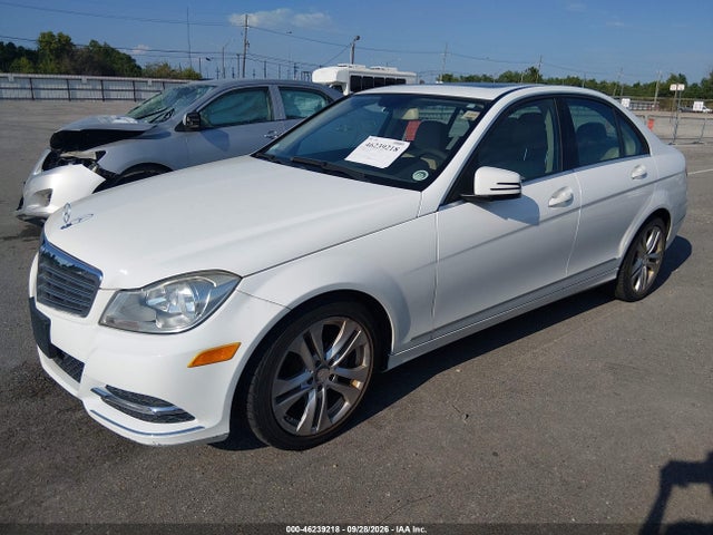 46239218 :رقم المزاد ، WDDGF4HB1DF995620 vin ، 2013 Mercedes-benz C 250 Luxury مزاد بيع