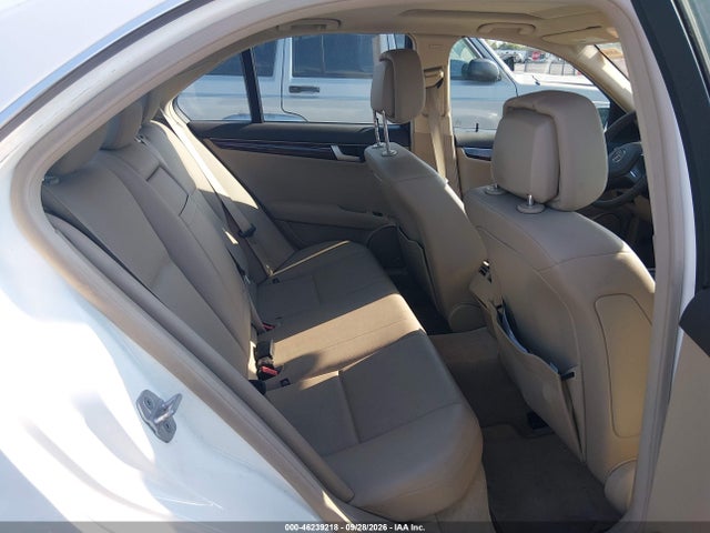 46239218 :رقم المزاد ، WDDGF4HB1DF995620 vin ، 2013 Mercedes-benz C 250 Luxury مزاد بيع