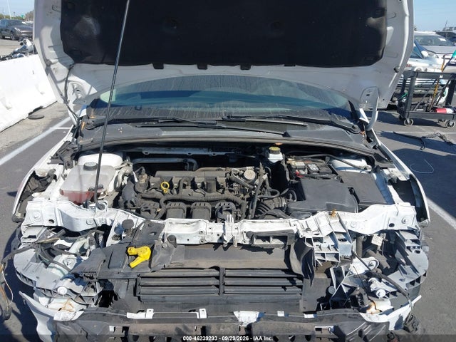 2018 Ford Focus S მანქანა იყიდება აუქციონზე, vin: 1FADP3E26JL323077, აუქციონის ნომერი: 46239293