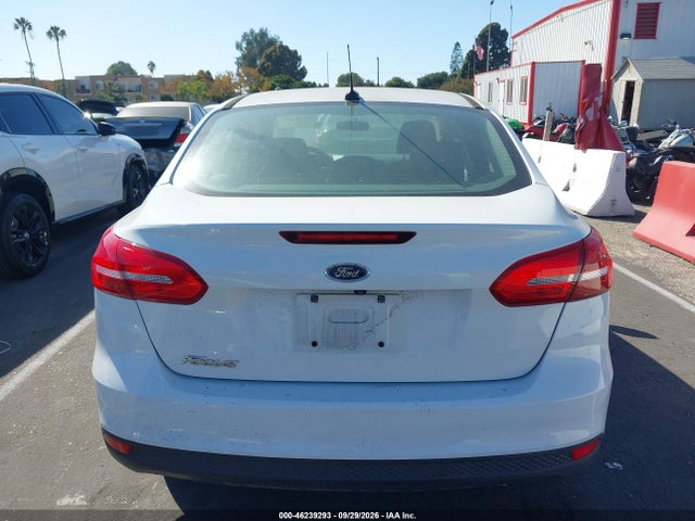 2018 Ford Focus S მანქანა იყიდება აუქციონზე, vin: 1FADP3E26JL323077, აუქციონის ნომერი: 46239293