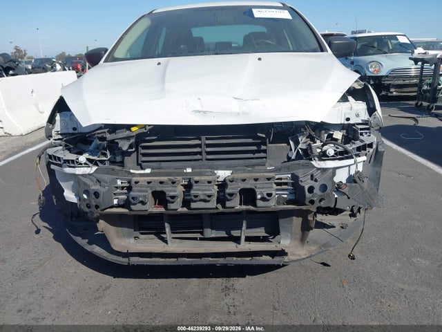 2018 Ford Focus S მანქანა იყიდება აუქციონზე, vin: 1FADP3E26JL323077, აუქციონის ნომერი: 46239293