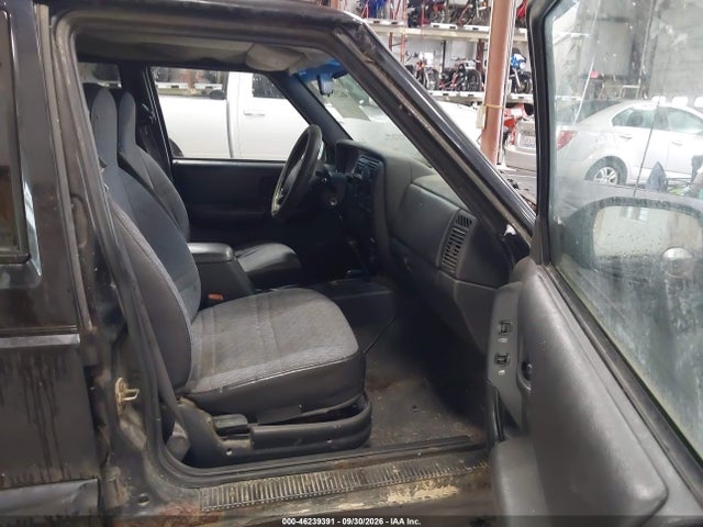 Продажа на аукционе авто 2000 Jeep Cherokee Sport, vin: 1J4FF48SXYL190299, номер лота: 46239391