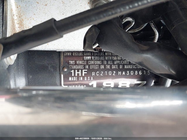 46239509 :رقم المزاد ، 1HFRC2102HA308615 vin ، 1987 Honda Vf700 C مزاد بيع