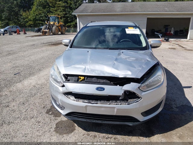 46239621 :رقم المزاد ، 1FADP3F23HL300042 vin ، 2017 Ford Focus Se مزاد بيع