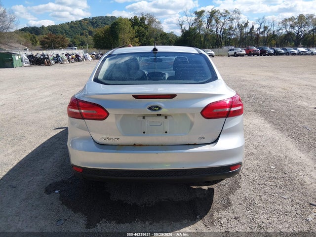 46239621 :رقم المزاد ، 1FADP3F23HL300042 vin ، 2017 Ford Focus Se مزاد بيع