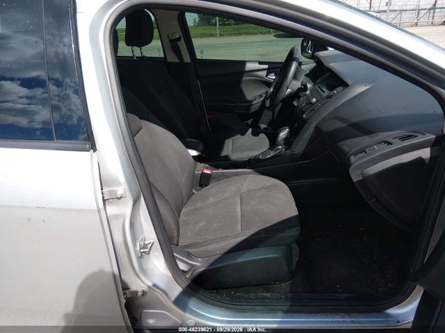 46239621 :رقم المزاد ، 1FADP3F23HL300042 vin ، 2017 Ford Focus Se مزاد بيع