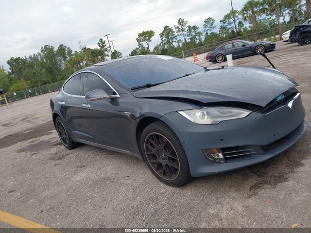 2015 Tesla Model S 70d/85d/p85d მანქანა იყიდება აუქციონზე, vin: 5YJSA1H28FFP73410, აუქციონის ნომერი: 46239655