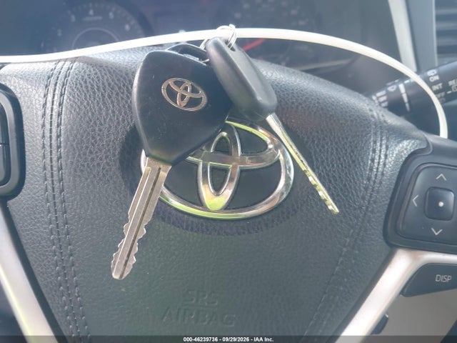 Продажа на аукционе авто 2017 Toyota Sienna Le 8 Passenger, vin: 5TDKZ3DC0HS785519, номер лота: 46239736