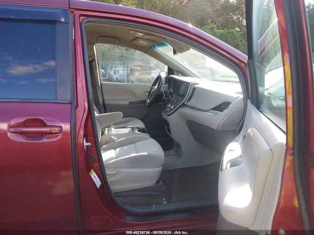 Продажа на аукционе авто 2017 Toyota Sienna Le 8 Passenger, vin: 5TDKZ3DC0HS785519, номер лота: 46239736