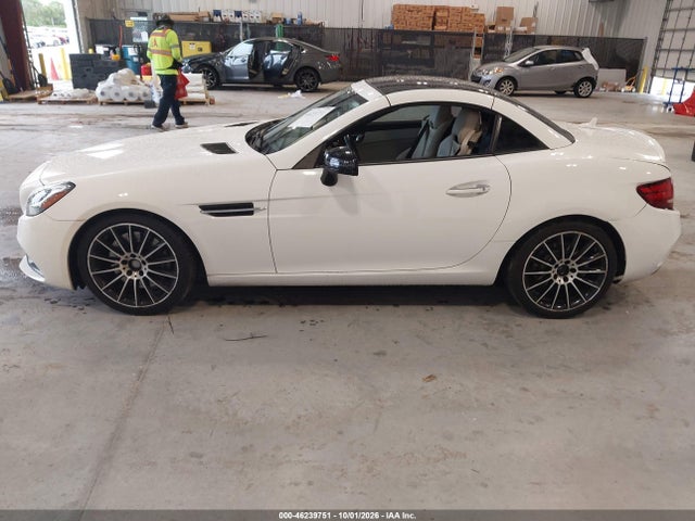 2018 Mercedes-benz Slc 300 მანქანა იყიდება აუქციონზე, vin: WDDPK3JA1JF153752, აუქციონის ნომერი: 46239751