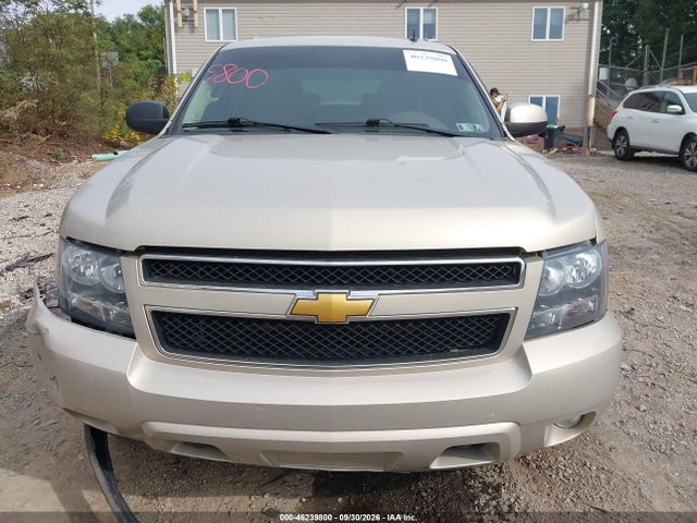 46239800 :رقم المزاد ، 1GNSKJE71CR155629 vin ، 2012 Chevrolet Suburban 1500 Lt مزاد بيع