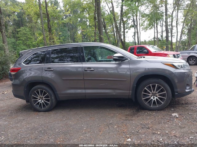 Продажа на аукционе авто 2017 Toyota Highlander Se, vin: 5TDJZRFH2HS456294, номер лота: 46239904