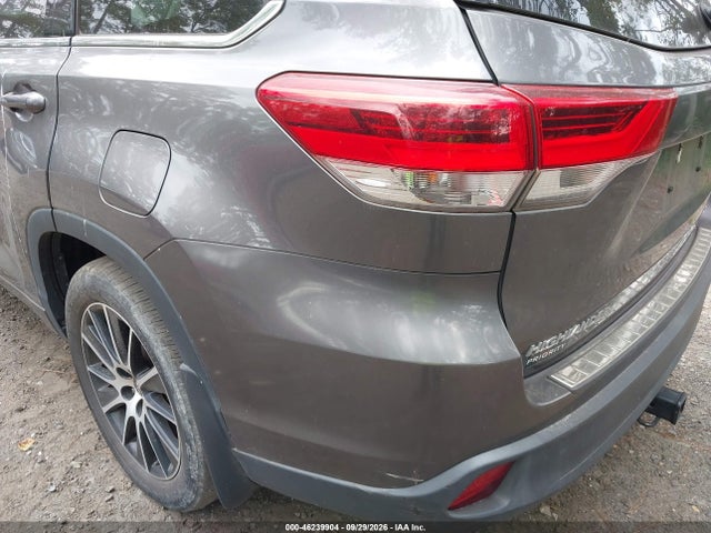 Продажа на аукционе авто 2017 Toyota Highlander Se, vin: 5TDJZRFH2HS456294, номер лота: 46239904