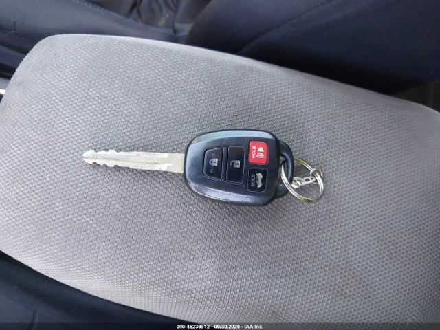 Продажа на аукционе авто 2017 Toyota Corolla Le, vin: 5YFBURHE6HP666024, номер лота: 46239912