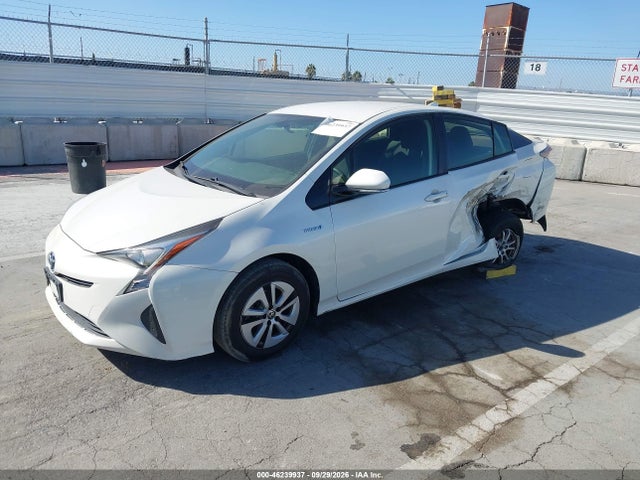 46239937 :رقم المزاد ، JTDKARFU2G3004015 vin ، 2016 Toyota Prius Two Eco مزاد بيع