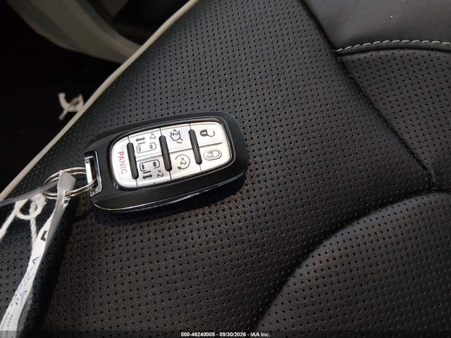 Продажа на аукционе авто 2023 Chrysler Pacifica Hybrid Limited, vin: 2C4RC1S7XPR542074, номер лота: 46240005