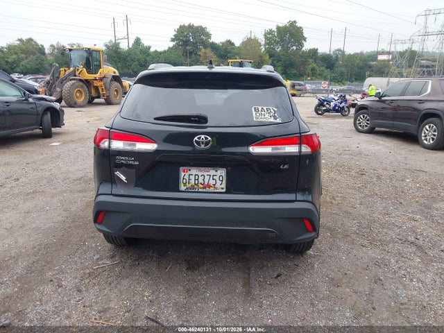 46240131 :رقم المزاد ، 7MUCAAAG8NV020129 vin ، 2022 Toyota Corolla Cross Le مزاد بيع