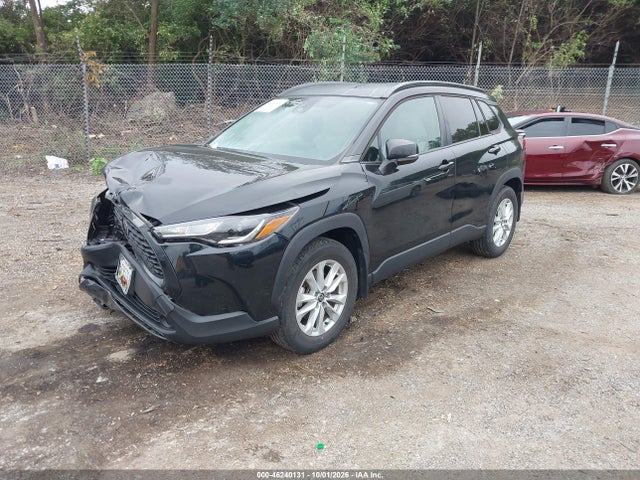 46240131 :رقم المزاد ، 7MUCAAAG8NV020129 vin ، 2022 Toyota Corolla Cross Le مزاد بيع