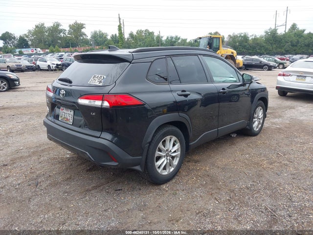46240131 :رقم المزاد ، 7MUCAAAG8NV020129 vin ، 2022 Toyota Corolla Cross Le مزاد بيع