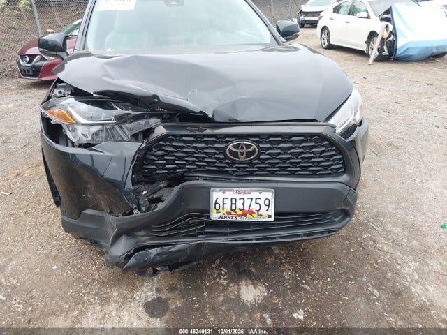 46240131 :رقم المزاد ، 7MUCAAAG8NV020129 vin ، 2022 Toyota Corolla Cross Le مزاد بيع