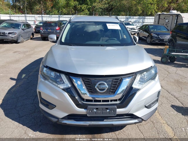 46240278 :رقم المزاد ، KNMAT2MV2HP597779 vin ، 2017 Nissan Rogue Sv مزاد بيع