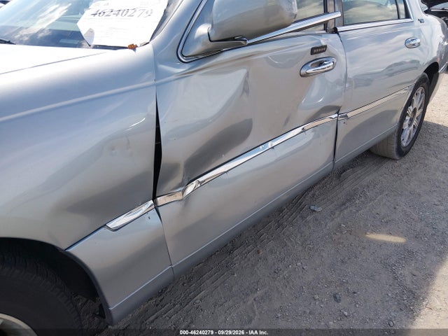 Продаж на аукціоні авто 2006 Lincoln Town Car Signature Limited, vin: 1LNHM82W26Y613380, номер лоту: 46240279