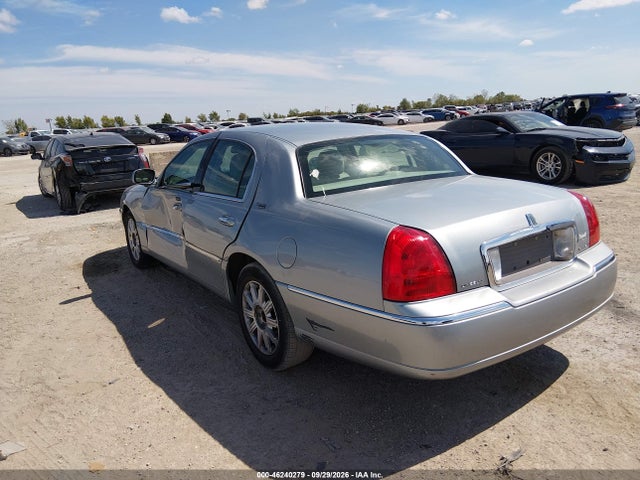 Продаж на аукціоні авто 2006 Lincoln Town Car Signature Limited, vin: 1LNHM82W26Y613380, номер лоту: 46240279