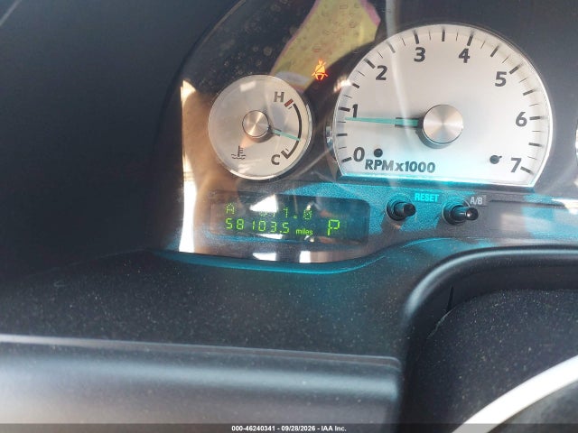 46240341 :رقم المزاد ، 1FAHP60AX3Y112858 vin ، 2003 Ford Thunderbird مزاد بيع