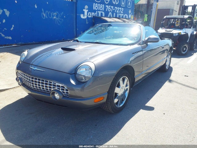 46240341 :رقم المزاد ، 1FAHP60AX3Y112858 vin ، 2003 Ford Thunderbird مزاد بيع