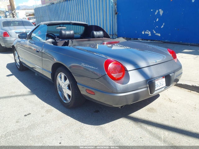46240341 :رقم المزاد ، 1FAHP60AX3Y112858 vin ، 2003 Ford Thunderbird مزاد بيع