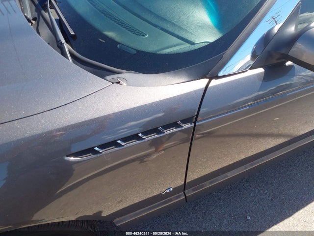 46240341 :رقم المزاد ، 1FAHP60AX3Y112858 vin ، 2003 Ford Thunderbird مزاد بيع