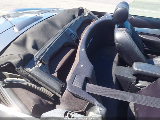 46240341 :رقم المزاد ، 1FAHP60AX3Y112858 vin ، 2003 Ford Thunderbird مزاد بيع